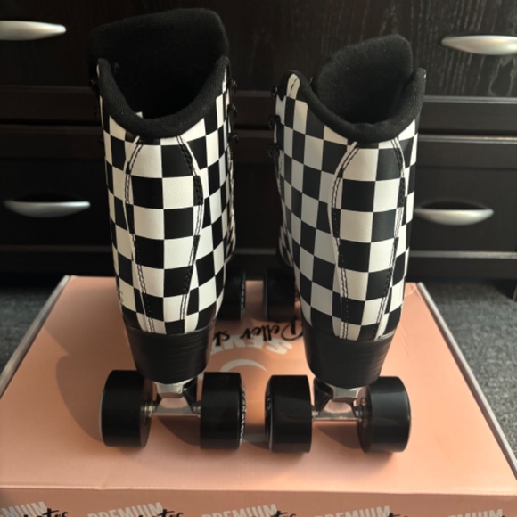 C7 Roller Skates UO Exclusive Checkerboard Premium Quad Roller Skate NIB C Seven - Picture 4 of 16